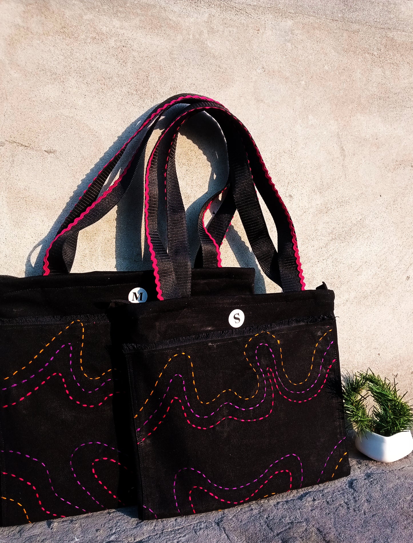 DOODLE WOODLE ( HAND EMBROIDERED BAG )